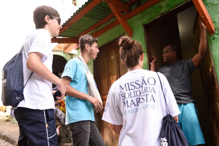 Os alunos vivenciam novas realidades e participam ativamente do dia a dia da comunidade - Foto: Divulgação
