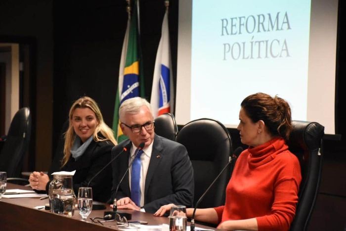 Secretária-geral da CAA/PR, Luciana Sbrissia, integrou a mesa de abertura do evento na sede da Seccional - Foto: Divulgação Secretária-geral da CAA/PR, Luciana Sbrissia, integrou a mesa de abertura do evento na sede da Seccional - Foto: Divulgação