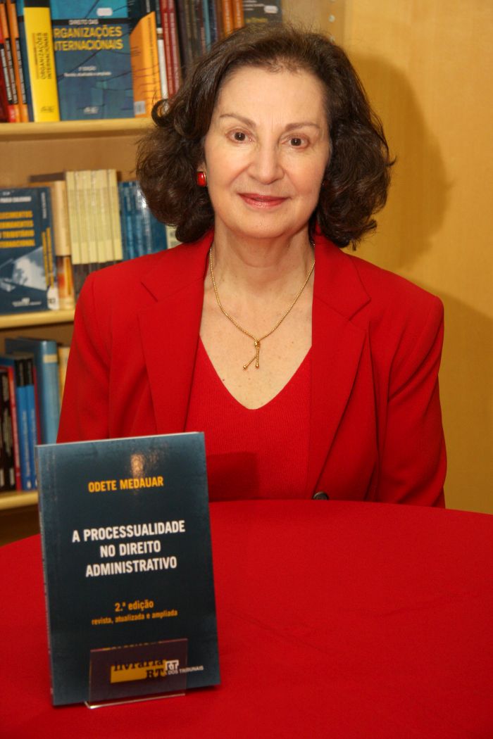 Odete Medauar - Foto: Divulgação Odete Medauar - Foto: Divulgação