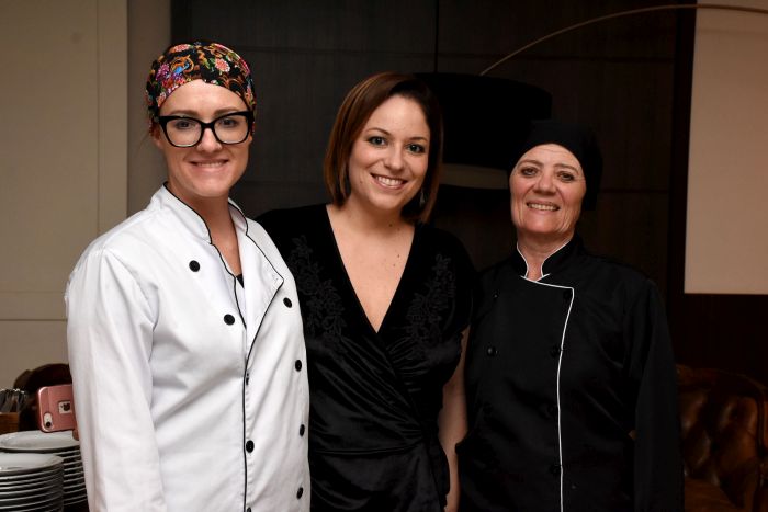 Carolina Schussel, com Fernanda e Maristela da Annes Gastronomia - Foto: Bebel Ritzmann Carolina Schussel, com Fernanda e Maristela da Annes Gastronomia - Foto: Bebel Ritzmann