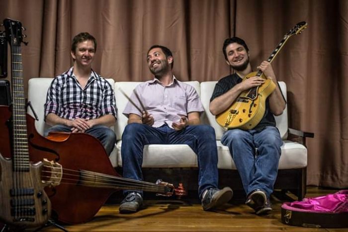 Trio Meraki - Foto: Divulgação Trio Meraki - Foto: Divulgação