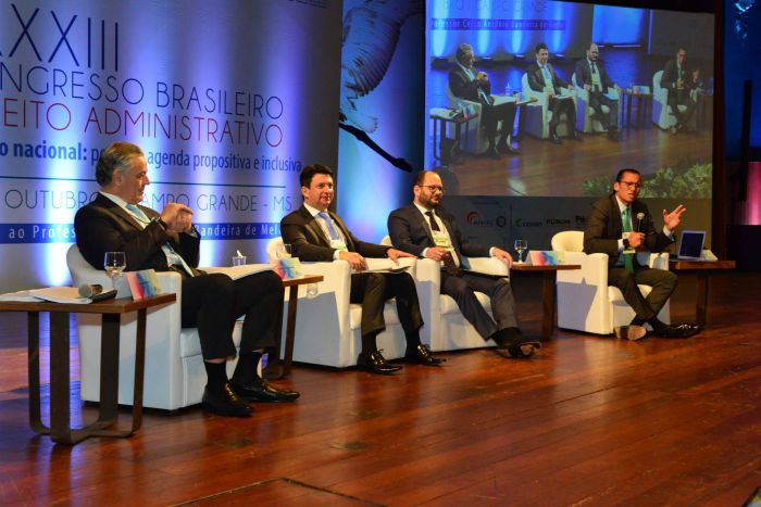 Presidente do IPDA, Edgar Guimarães, no debate sobre Licitações - Foto: Divulgação Presidente do IPDA, Edgar Guimarães, no debate sobre Licitações - Foto: Divulgação