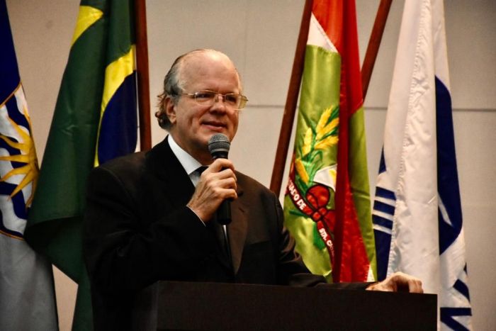 Professor Juarez Freitas – Foto: Bebel Ritzmann Professor Juarez Freitas – Foto: Bebel Ritzmann