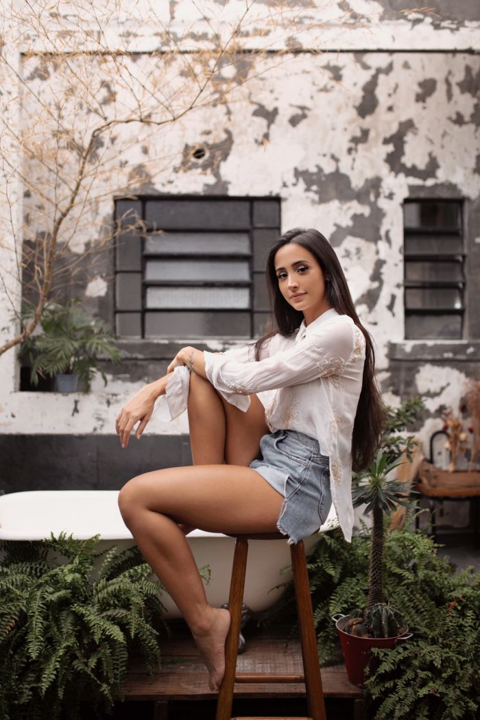 Mariana traz para Curitiba sua turnê autoral do álbum Planeta Borboleta - Foto: Beatriz Person
