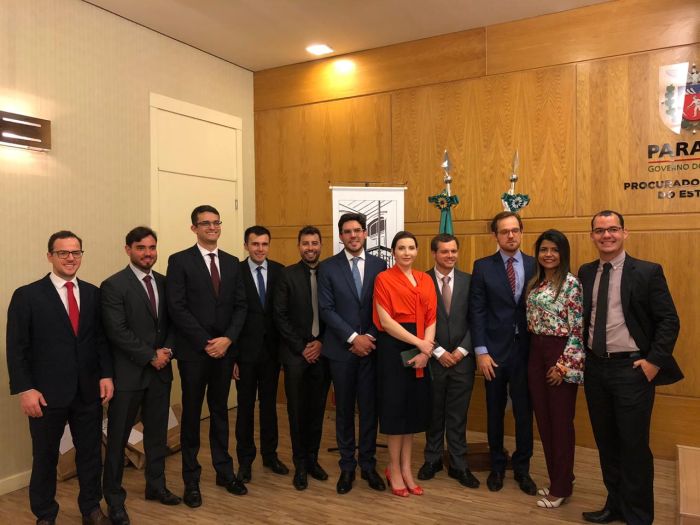 Mais dez procuradores assumiram o cargo em solenidade na PGE-PR - Foto: Divulgação Mais dez procuradores assumiram o cargo em solenidade na PGE-PR - Foto: Divulgação