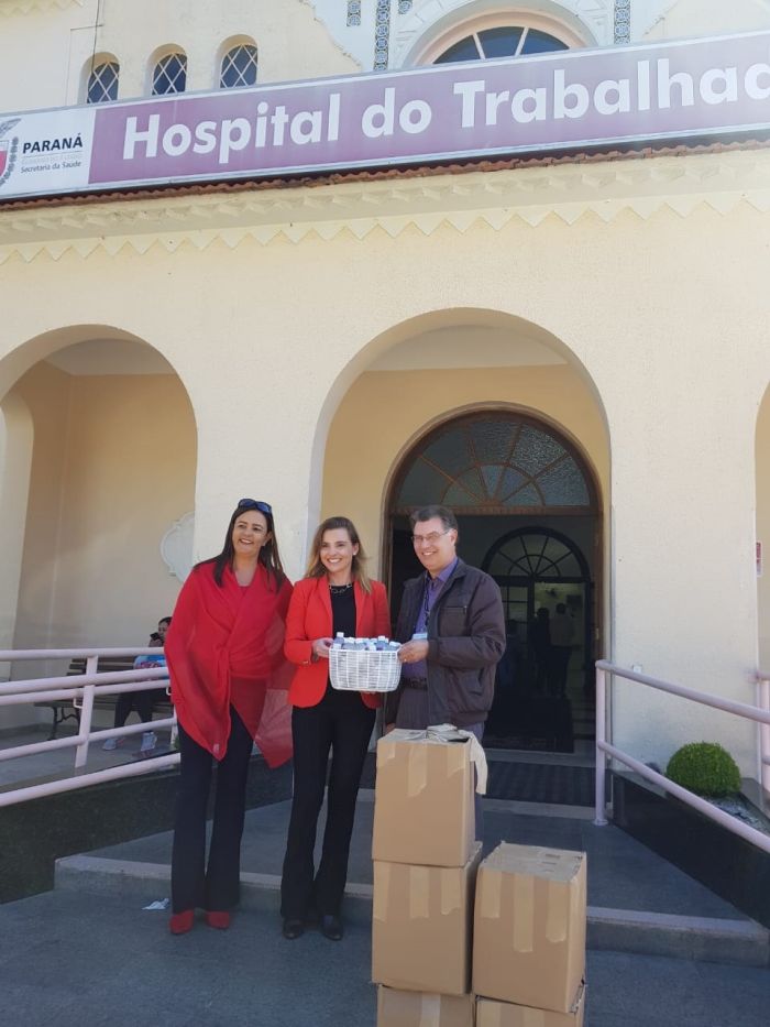 Andréa Molinari (Secretária Geral do Complexo Hospitalar do Trabalhador), Juliane Karsten Lorenz (Diretora de Marketing da Daju) e Dr. Geci Labres de Souza Junior (Diretor Superintendente do Complexo Hospitalar do Trabalhador) - Foto: Divulgação Andréa Molinari (Secretária Geral do Complexo Hospitalar do Trabalhador), Juliane Karsten Lorenz (Diretora de Marketing da Daju) e Dr. Geci Labres de Souza Junior (Diretor Superintendente do Complexo Hospitalar do Trabalhador) - Foto: Divulgação