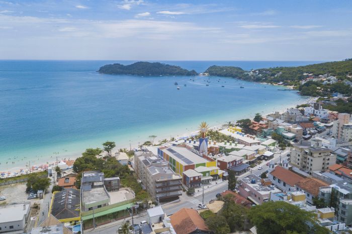 Praia de Bombinhas é opção para tranquilidade e segurança - Foto: Divulgação