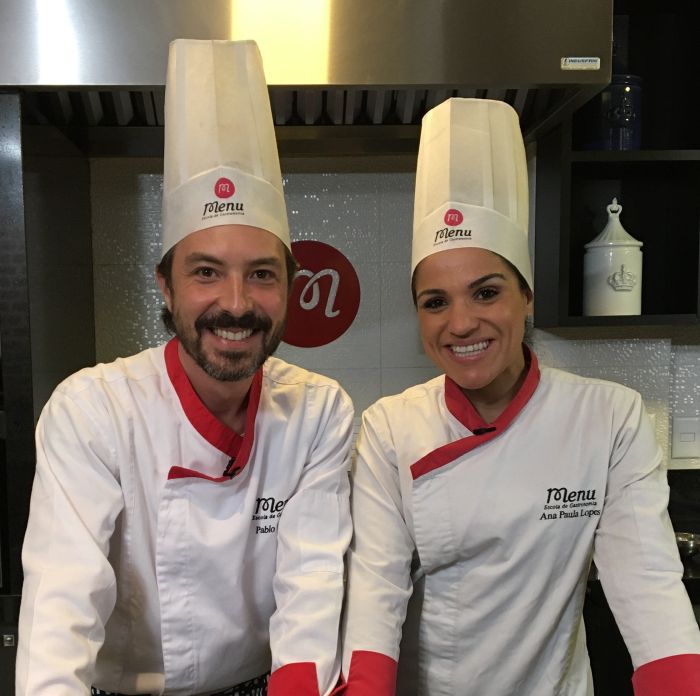 Chefs prepararam refeição exclusiva para que os clientes vivam uma experiência a dois diferente e muito saborosa sem precisar sair de casa - Foto: Divulgação Chefs prepararam refeição exclusiva para que os clientes vivam uma experiência a dois diferente e muito saborosa sem precisar sair de casa - Foto: Divulgação