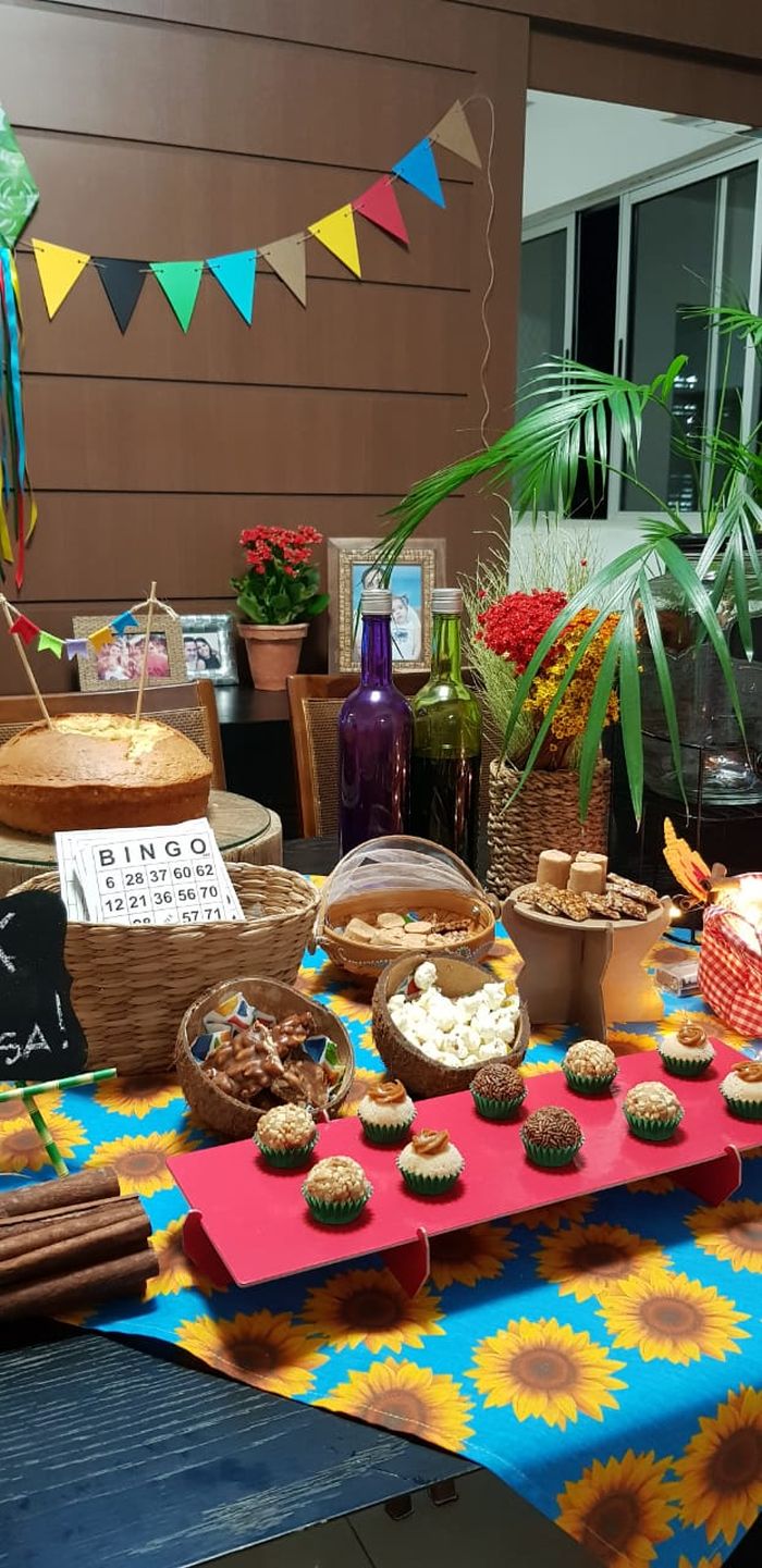 A Festas Ecológicas fez parceira com outros empreendedores de Londrina e montou o Kit Arraiá, que combina decoração e alimentos típicos das festas juninas - Foto: Divulgação A Festas Ecológicas fez parceira com outros empreendedores de Londrina e montou o Kit Arraiá, que combina decoração e alimentos típicos das festas juninas - Foto: Divulgação