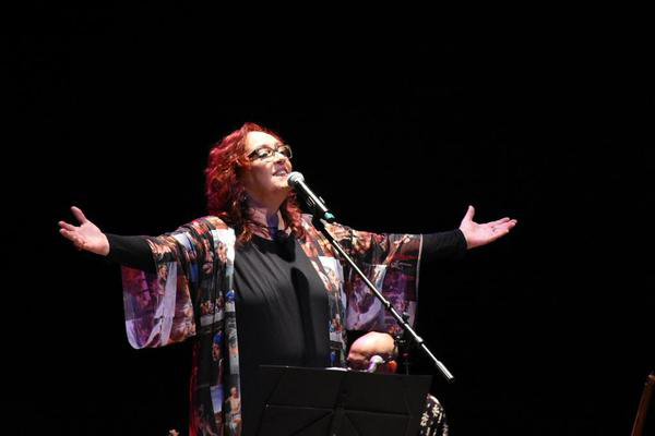 NInah Jo em show no Guairinha em Curitiba Divulgação