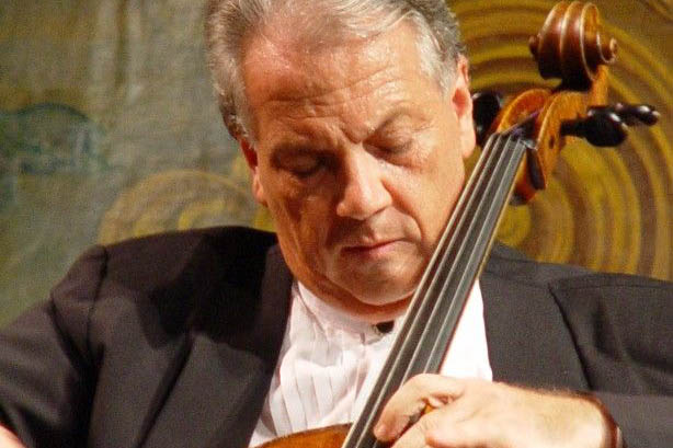 Violoncelista Antonio Del Claro apresenta repertório brasileiro na Caixa Cultural Curitiba