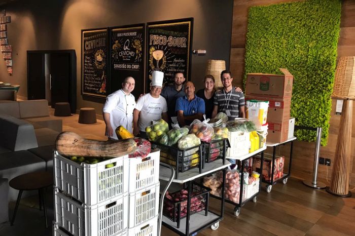 Restaurante doa 250kg de alimentos para Pequeno Cotolengo