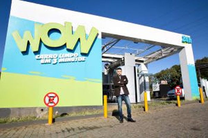 Ele fez em um ano o que levaria 10: faturou R$1,5 milhão e atingiu a marca de 100 mil veículos lavados