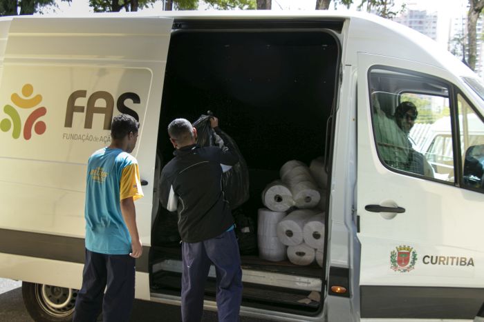 FAS abre três abrigos e reforça medidas para proteger população de rua
