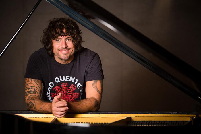 6 de agosto é dia de rock e piano com Glaucio Cristelo no Teatro Fernanda Montenegro