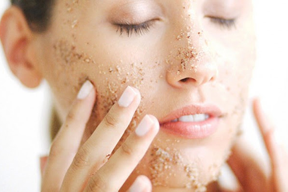 SPA em casa: dermatologista dá dicas para o autocuidado do rosto, corpo e cabelos