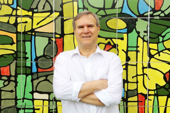 O sotaque universal de Renato Lucce
