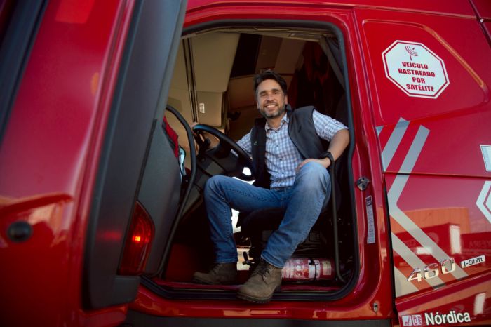 Empresário paranaense aponta os principais aspectos da inserção da tecnologia no transporte de cargas