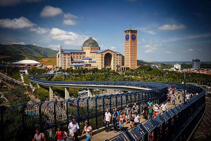 Turismo religioso em Aparecida: conheça a terra da Santa Padroeira