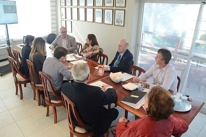 Diretoria e Conselho Fiscal se reúnem na sede da APEP