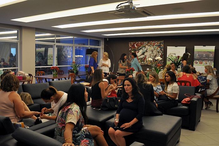 APEP promove Nail Bar para homenagear associadas pelo Dia Internacional da Mulher