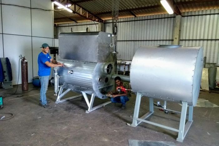 Empresa incubada no PTI cria aquecedores sustentáveis para aviários da região