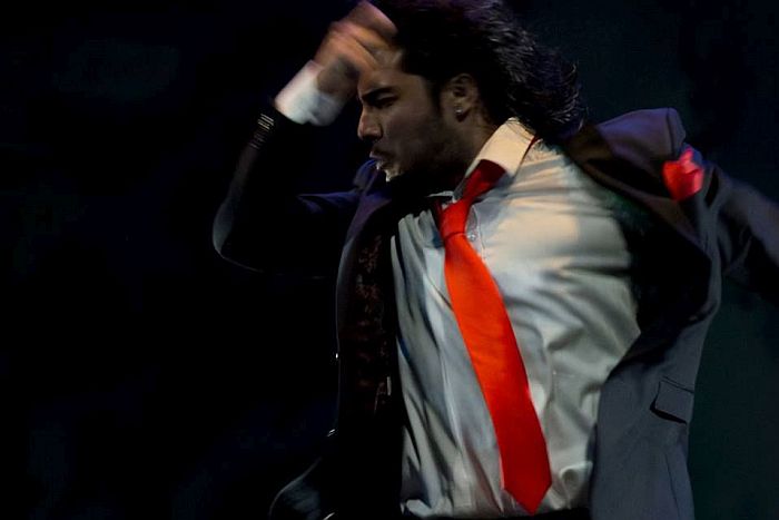 Bailarino espanhol faz única apresentação em Curitiba