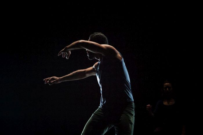 Balé Teatro Guaíra estreia espetáculo internacional em Curitiba