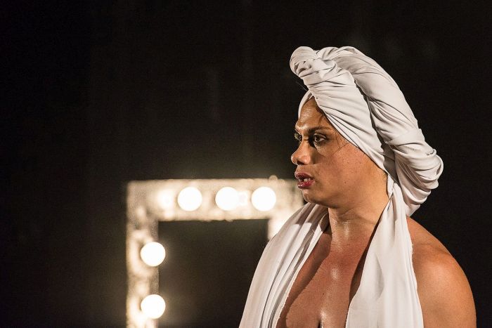 ​C​aixa Cultural Curitiba apresenta a peça BR-Trans