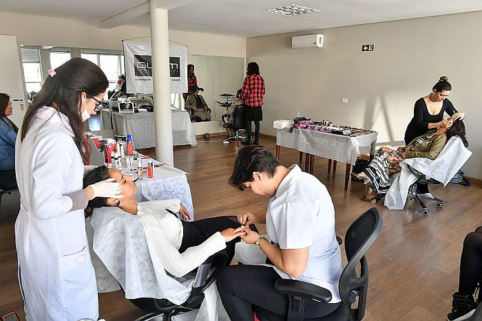 Advogadas participam de ensaio fotográfico no mês das mães