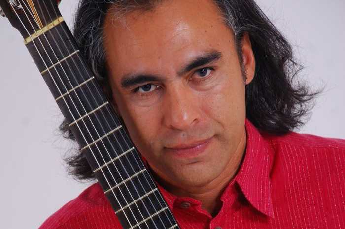 Ezequiel Piaz apresenta show Brasil em Cordas no Full Jazz Bar