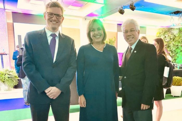 Presidente da Ahopar participa da inauguração do novo espaço da Unimed-PR