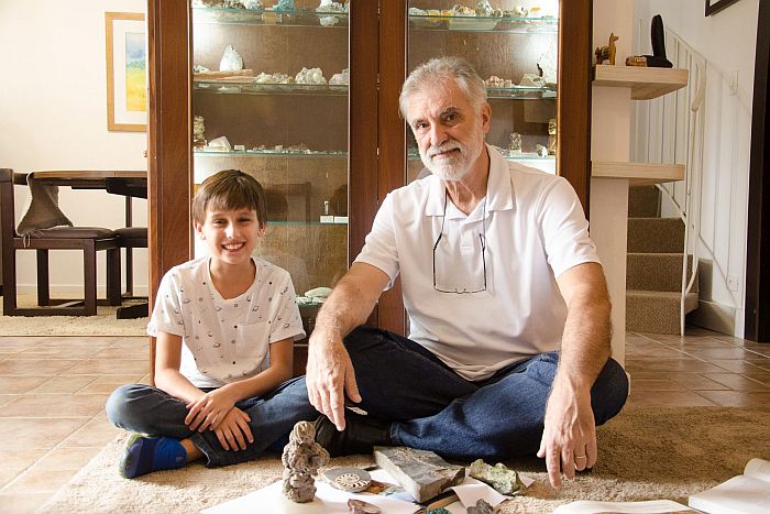 Livro Essa é uma Longa História conta a origem da Terra para crianças