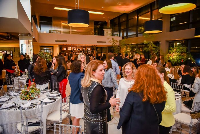 Clube Curitibano encerra curso de etiqueta com jantar especial