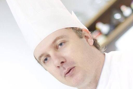 Chef de currículo internacional vem a Curitiba para aula de sobremesas contemporâneas