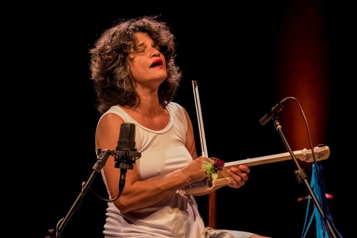 O poder da voz e da palavra de Déa Trancoso