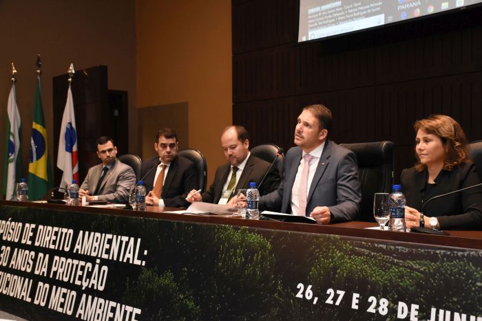 Diretores da CAA/PR enfatizam a importância da legislação em simpósio sobre Direito Ambiental
