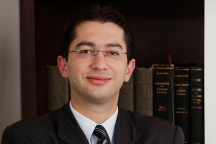 Cumprimento da pena criminal após decisão de segunda instância: argumentos jurídicos x política criminal populista