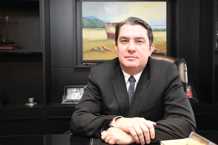 Advogado Fabiano Neves Macieywski recebe o Prêmio Áster concedido pela ESIC Curitiba