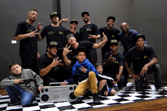 Finalista de Prêmio Arte Paraná faz sucesso em apresentação de dança de hip hop