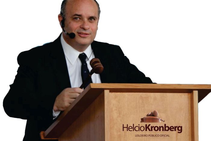 Helcio Kronberg fará leilão de veículos particulares neste sábado