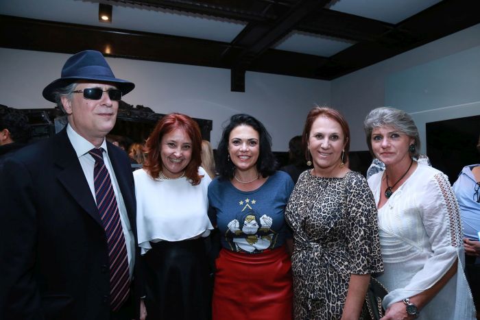 Centenas de convidados prestigiam lançamento de A Ilha Nômade