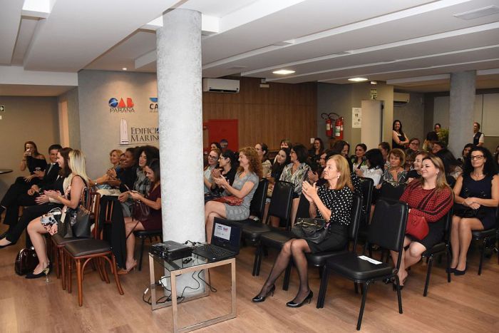 CAA abre exposição “Tributo às mulheres que inspiram”