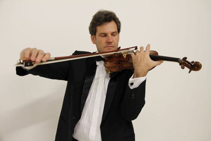 Caixa Cultural apresenta o violinista Alessandro Borgomanero em recital dedicado à música brasileira