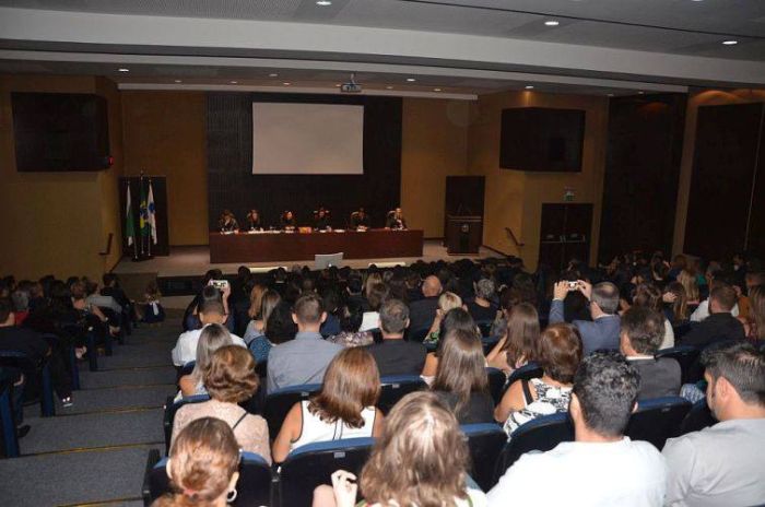 Compromisso coletivo de novos advogados contou com a presença da secretária-geral da CAA/PR
