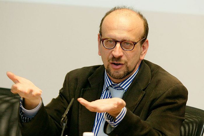 Professor italiano em Curitiba para falar sobre Direito Humanos