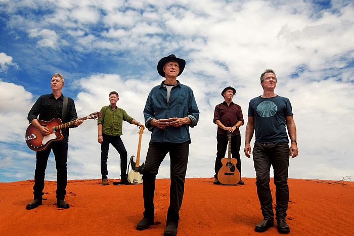 Ícone dos anos 80, Midnight Oil se apresenta em Curitiba no dia 27 de abril
