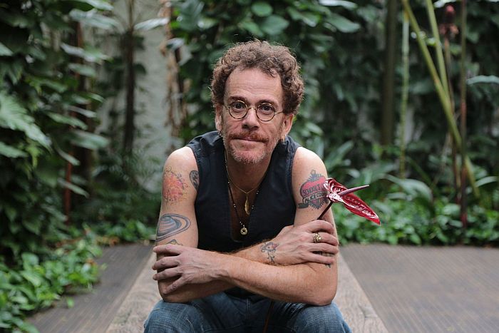 Nando Reis volta a Curitiba com novo trabalho