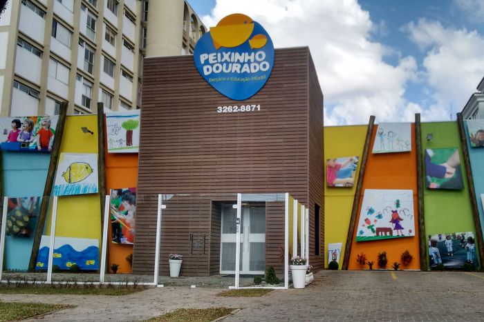 Peixinho Dourado completa 38 anos com fachada interativa