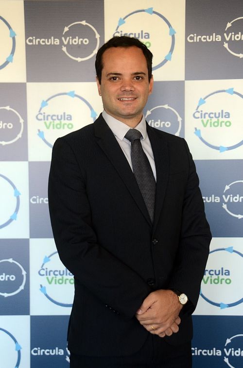 Paraná bate recorde nacional em reciclagem de vidro com índice de 56,84% 